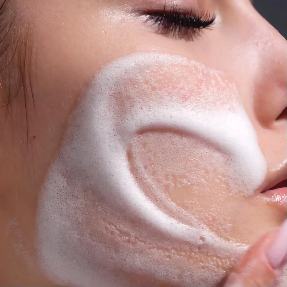 Пінка для делікатного очищення шкіри Retix.C Professional Dual-action gentle cleanser