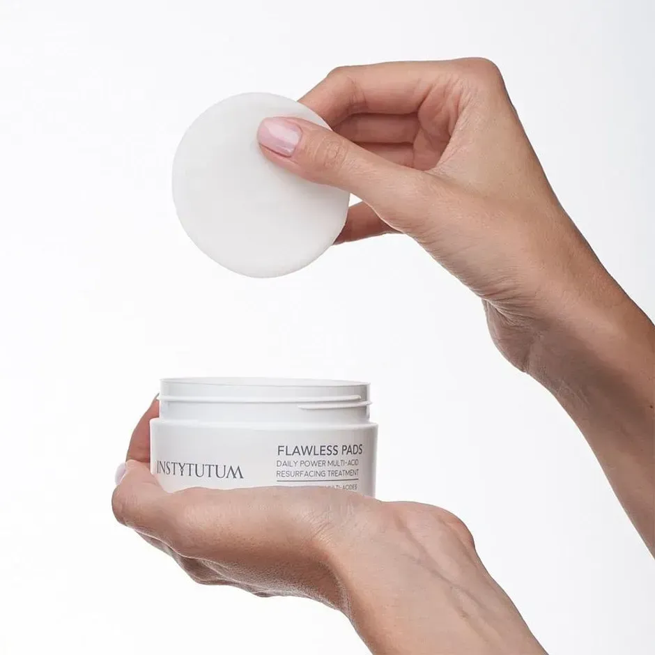 FLAWLESS PADS – Подушечки з кислотами для відновлення шкіри