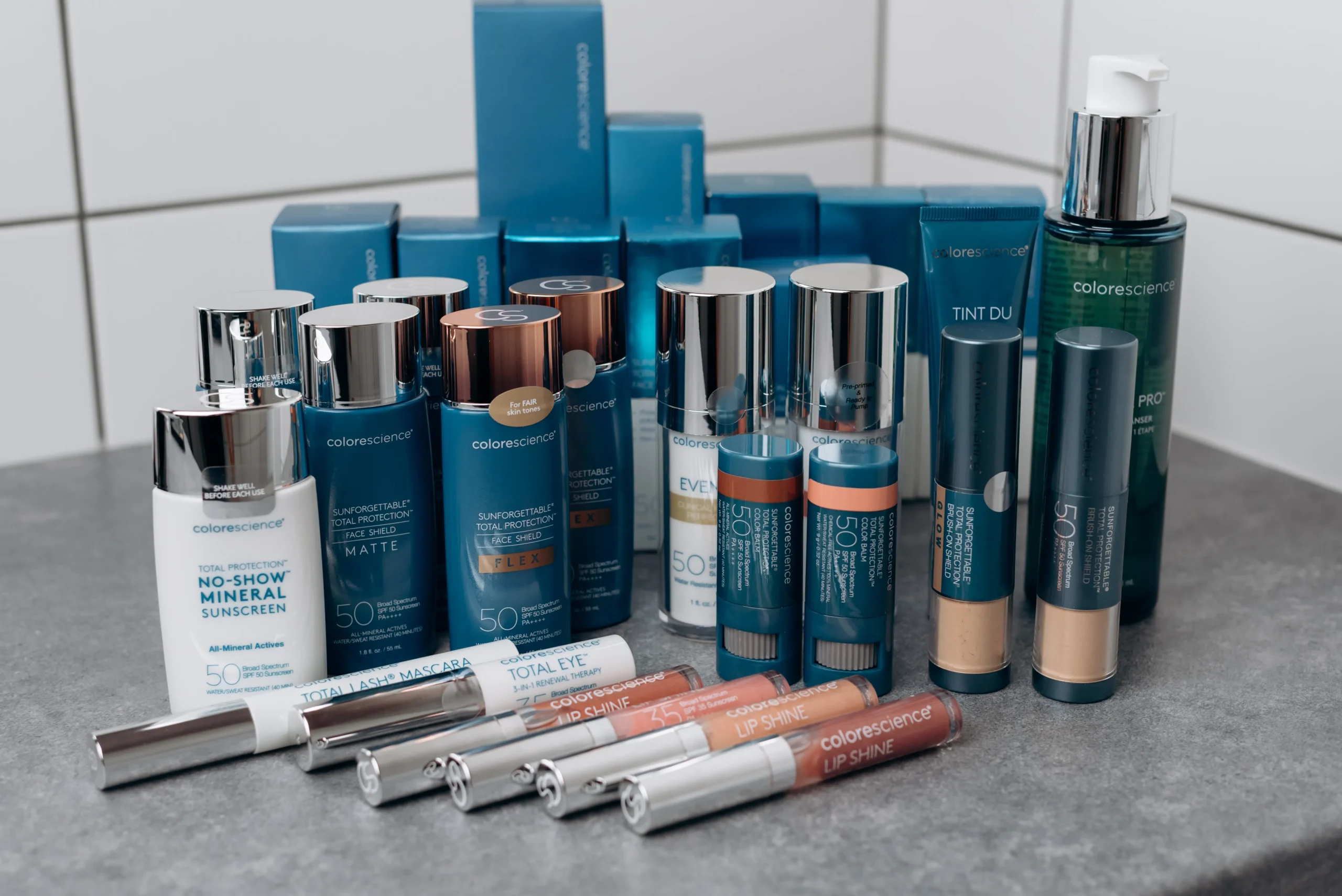 SUNFORGETTABLE TOTAL PROTECTION FACE SHIELD GLOW SPF 50 – Сонцезахисний крем для обличчя