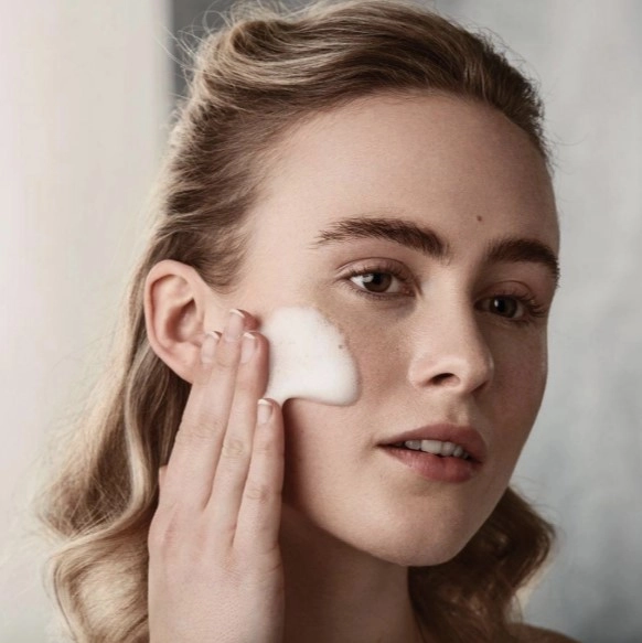 CLARIFYING FOAM – Відлущуюча очищуюча пінка з AHA/BHA кислотами