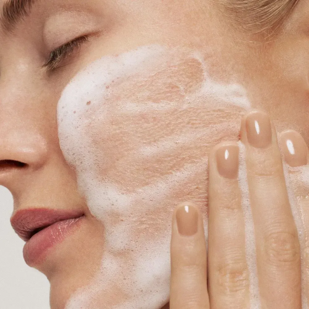 ADVANCED CALMING & SOOTHING CLEANSER FOR SENSITIVE SKIN – Очищувальний гель для чутливої шкіри